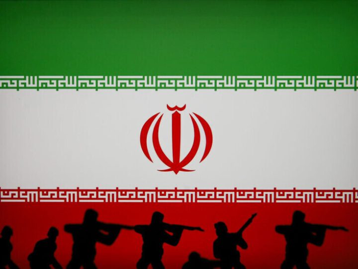 مقر خاتم الأنبياء الإيراني: نعيد صياغة قوانين المرور في هرمز.. و”عداد أعماركم” بأيدينا