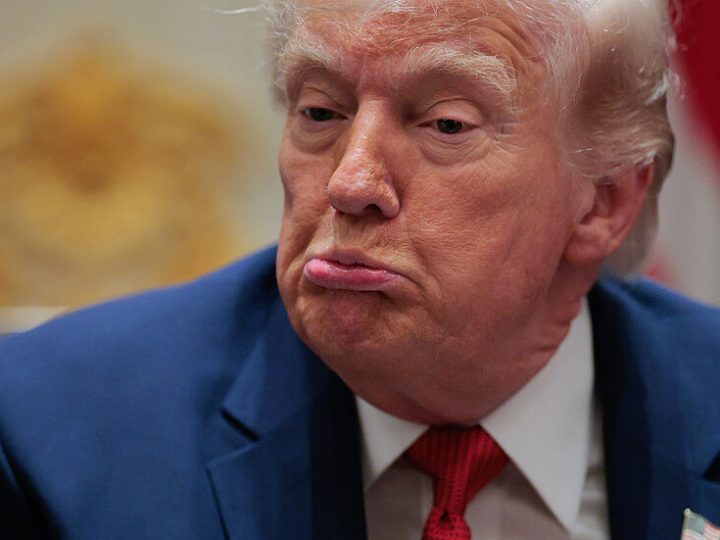 ترامب: سأدمر جميع محطات توليد الكهرباء وآبار النفط وجزيرة خرج في إيران إذا لم يتم التوصل إلى اتفاق