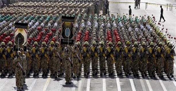 إيران تعلن تحشيد مليون مقاتل استعدادا لمعركة برية مع أميركا