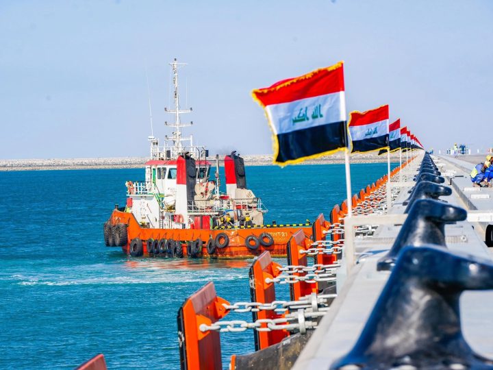 وزارة النقل: العراق مستمر في استقبال البواخر رغم التوترات الإقليمية