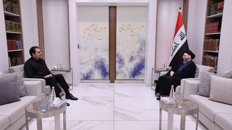 المندلاوي والحكيم يرفضان استهداف المؤسسات الرسمية والعسكرية بمختلف اشكالهــا في البلاد