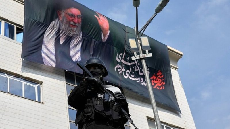 إيران تعلن اعتقال 97 عميلا لإسرائيل وتفكيك خلايا مسلحة في خوزستان