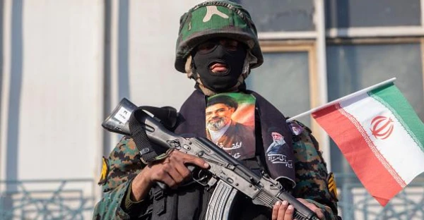 إيران تعلن تفكيك شبكات “تجسس” واعتقال المئات بتهم تمس الأمن القومي