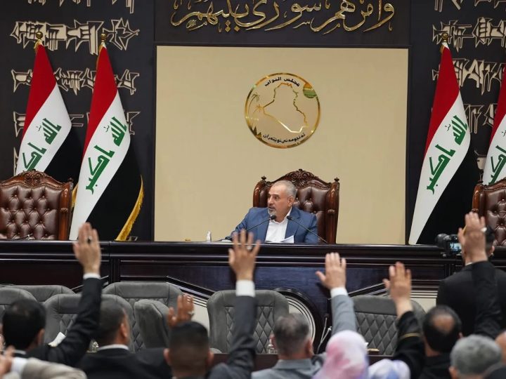 البرلمان يوجه اللجنة المالية لإعداد مقترح لإنصاف أصحاب العقود المتوقفة رواتبهم لعام 2026 وإعادتها