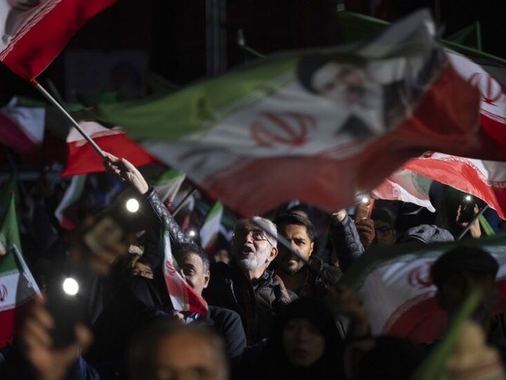 إيران تحذر من إغراق المنطقة في “ظلام دامس” ردا على تهديدات ترامب بضرب محطاتها الكهربائية