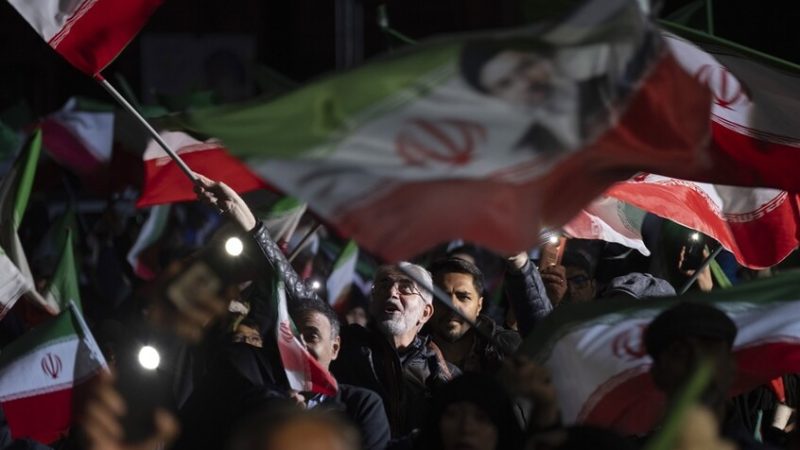 إيران تحذر من إغراق المنطقة في “ظلام دامس” ردا على تهديدات ترامب بضرب محطاتها الكهربائية