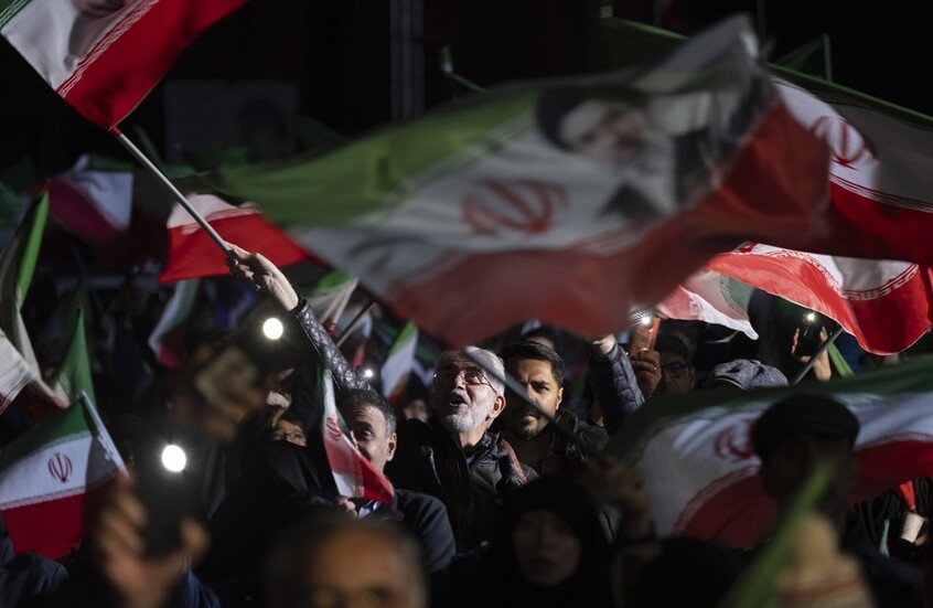 إيران تحذر من إغراق المنطقة في “ظلام دامس” ردا على تهديدات ترامب بضرب محطاتها الكهربائية