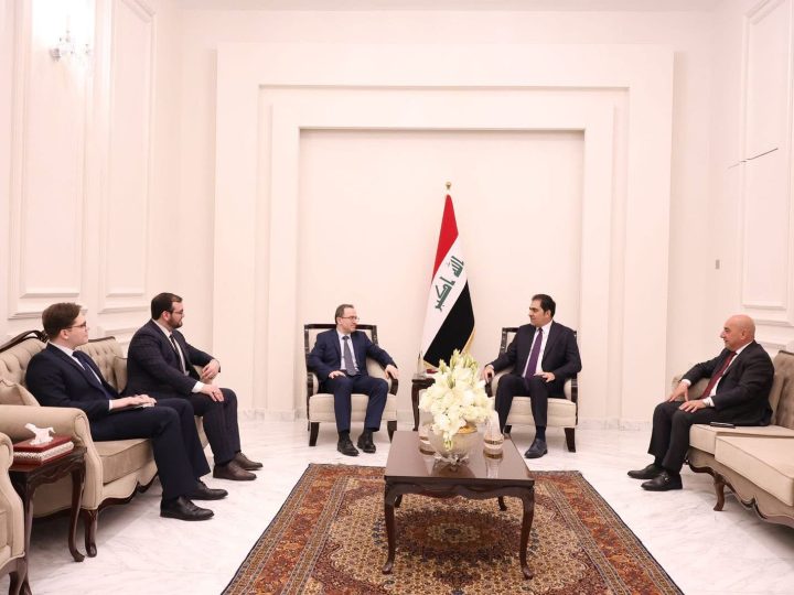 المندلاوي يبحث مع السفير الروسي سبل تعزيز المسار التفاوضي لانهاء النزاعات التي تشهدها المنطقة والعالم