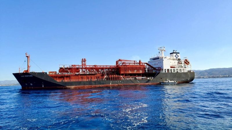 سوريا.. بدء تفريغ أول شحنات الفيول العراقي في مصب بانياس تمهيدا للتصدير