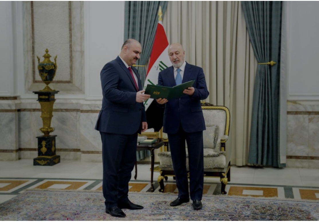 رئيس الجمهورية يسلم كنعان مرسوم تعيينه محافظاً لكركوك