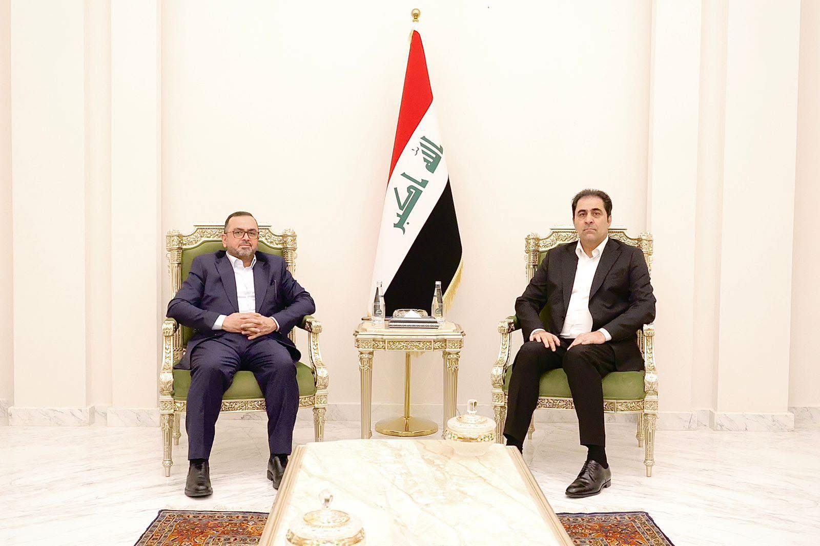 المندلاوي والموسوي يؤكدان على تعزيز التعاون لدعم الحكومة الجديدة في مسارها لبناء مؤسسات الدولة