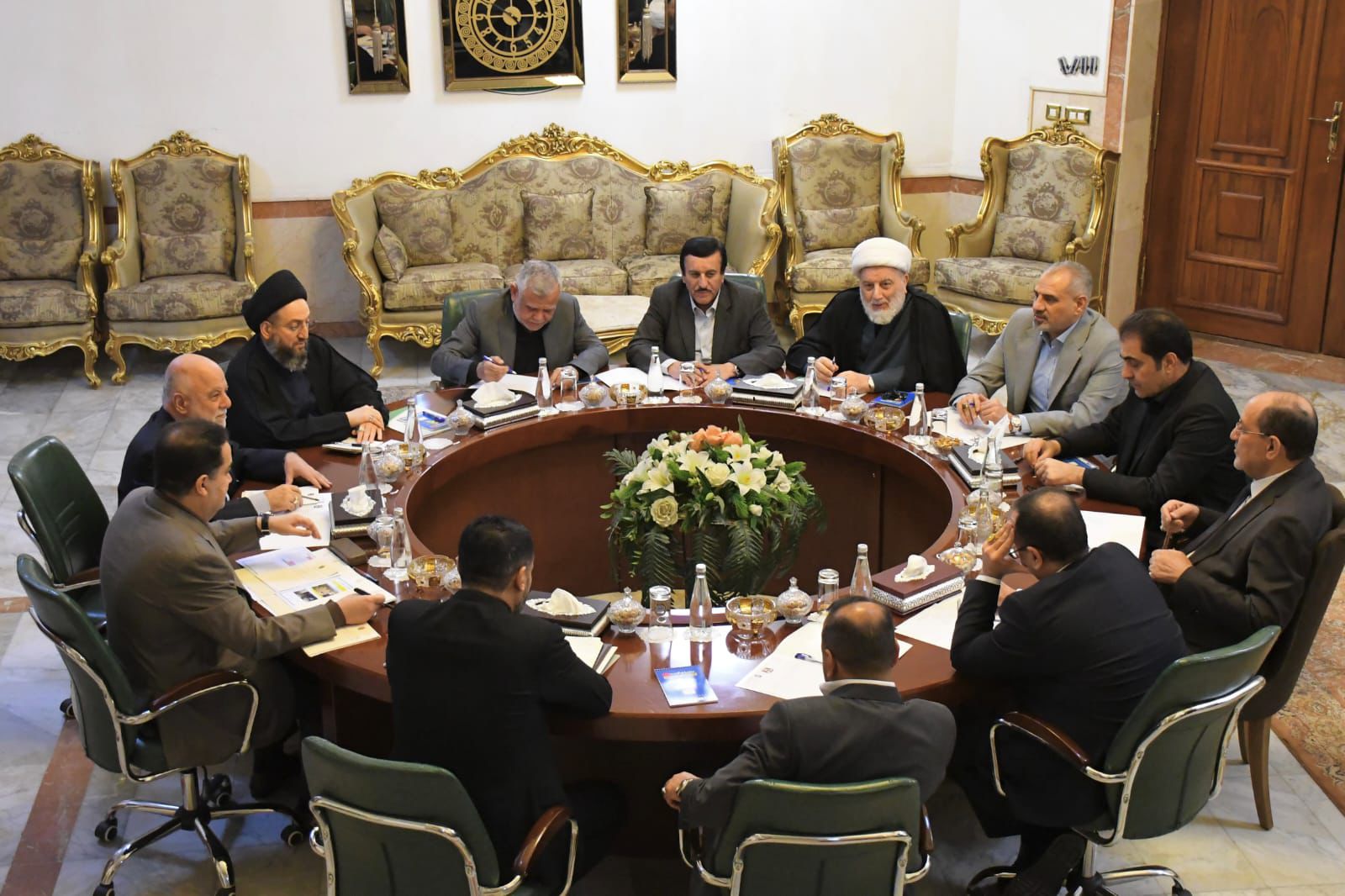 الإطار التنسيقي يدين استهداف البعثات الدبلوماسية و القوات الأمنية ومقرات الحشد الشعبي