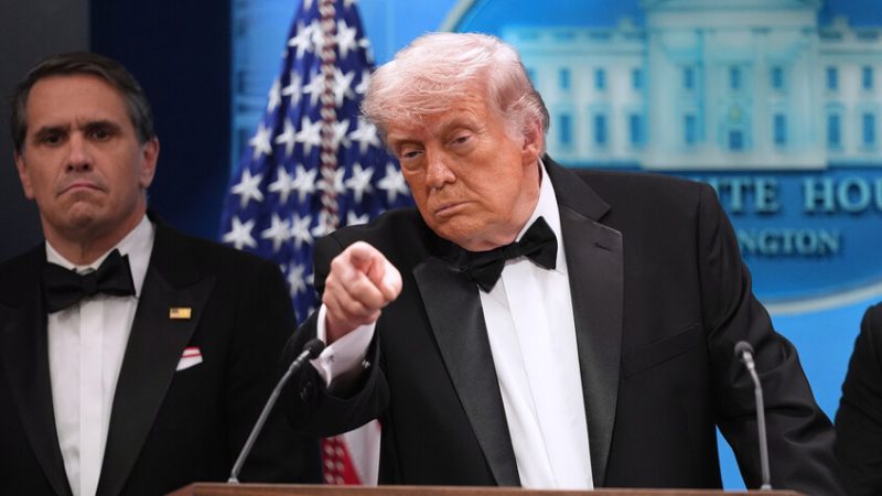 ترامب يعلق بعد محاولة اغتياله: أنا المستهدف ولا علاقة لإيران.. المبنى غير مؤمن وكان يجب أن أنحني