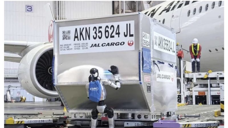 الخطوط اليابانية تستخدم روبوتات صينية لمواجهة نقص العمالة