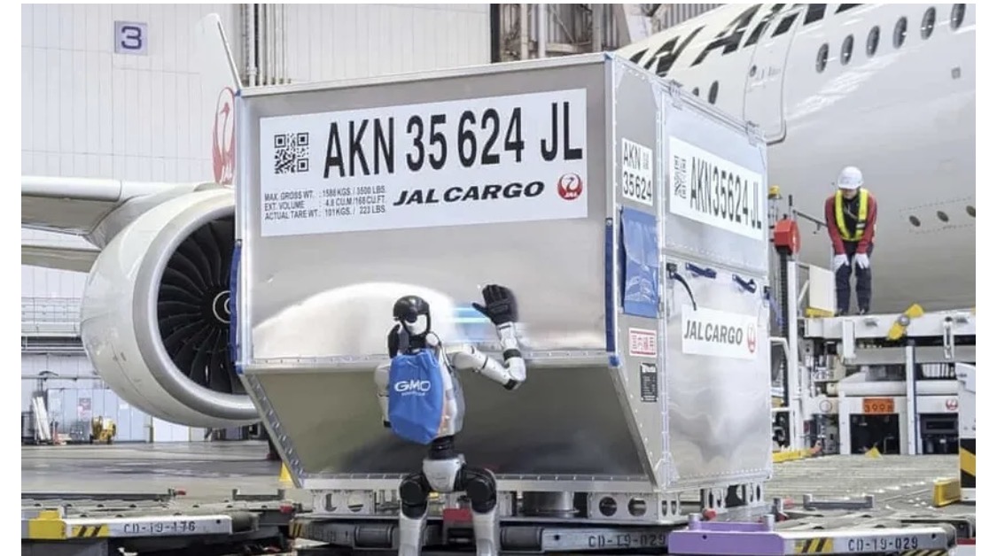 الخطوط اليابانية تستخدم روبوتات صينية لمواجهة نقص العمالة