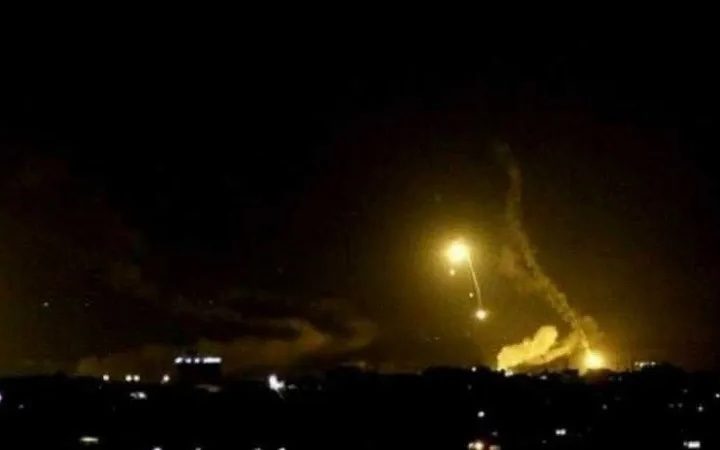 6 طائرات مسيرة تستهدف مخيم آزادي للمعارضة الإيرانية في أربيل