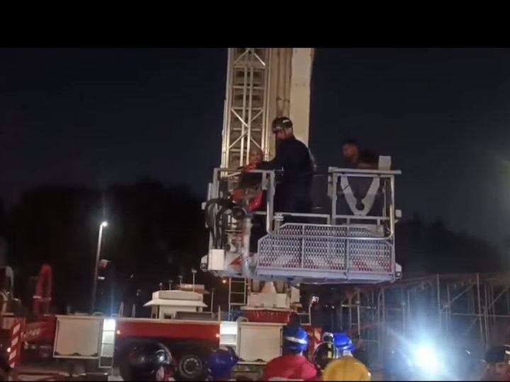 بالفيديو .. الدفاع المدني ينقذ 11 مواطناً علقوا في لعبة “ستار فلاير” بمدينة ألعاب الكرخ ببغداد