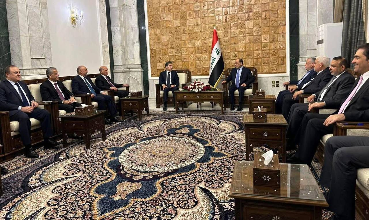 بارزاني ينهي اجتماعه مع الإطار التنسيقي ويواصل لقاءاته في بغداد