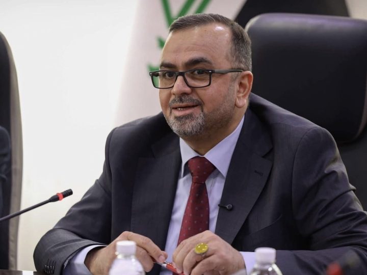 وزير الصحة يوجه بالتحقيق في وجود تلوث مائي بمحافظة النجف