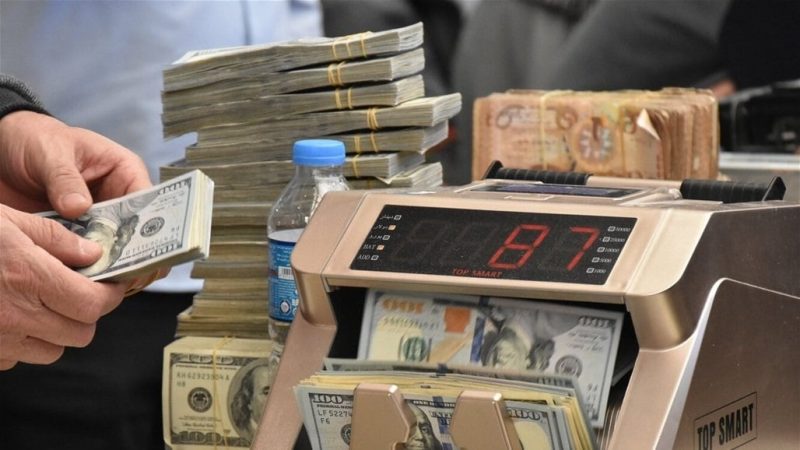 أسعار صرف الدولار تحلق بالأسواق المحلية