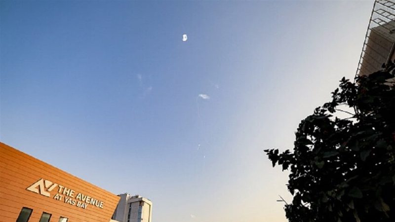 الإمارات تعلن اعتراض صواريخ ومسيّرات وإيران تتحدث عن تصعيد عسكري متبادل في الخليج
