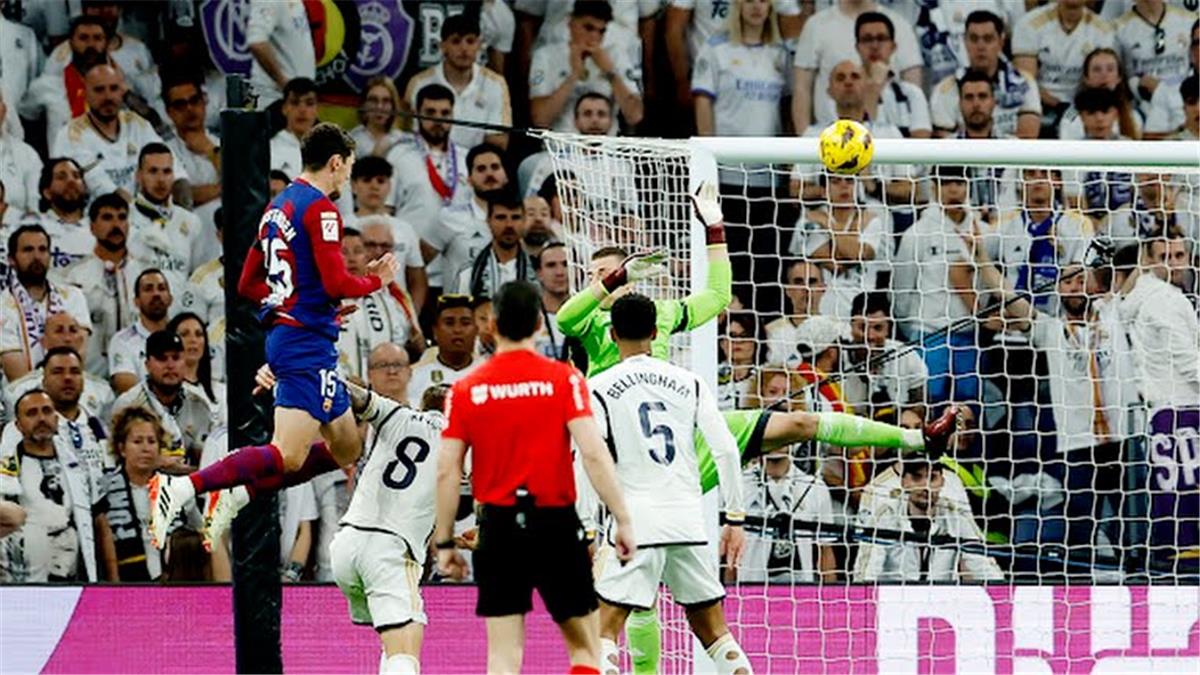 برشلونة يفتقد كريستنسن في الكلاسيكو أمام ريال مدريد