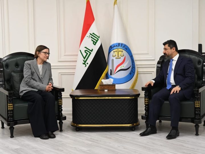 وزير العدل يبحث مع الصليب الأحمر إعادة السجناء المنقولين من سوريا إلى بلدانهم