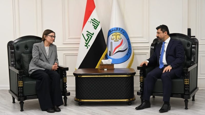 وزير العدل يبحث مع الصليب الأحمر إعادة السجناء المنقولين من سوريا إلى بلدانهم
