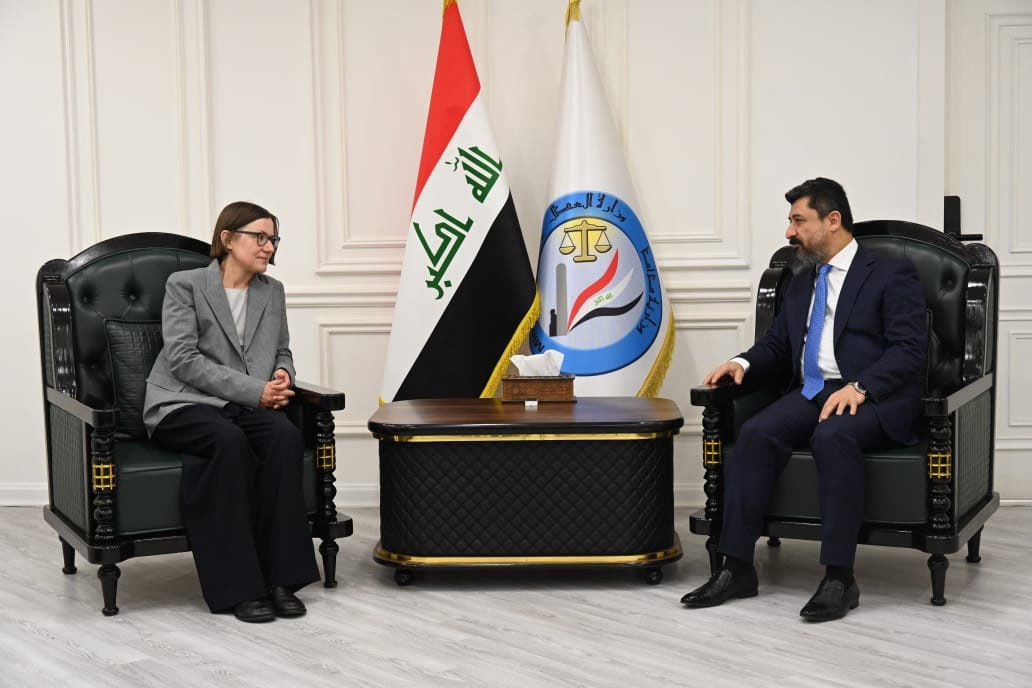 وزير العدل يبحث مع الصليب الأحمر إعادة السجناء المنقولين من سوريا إلى بلدانهم