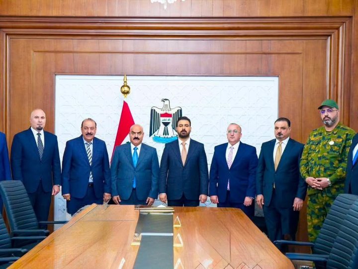 بحضور ممثل هيئة الحشد.. رئيس الوزراء يترأس اجتماعا لفريق الجهد الخدمي