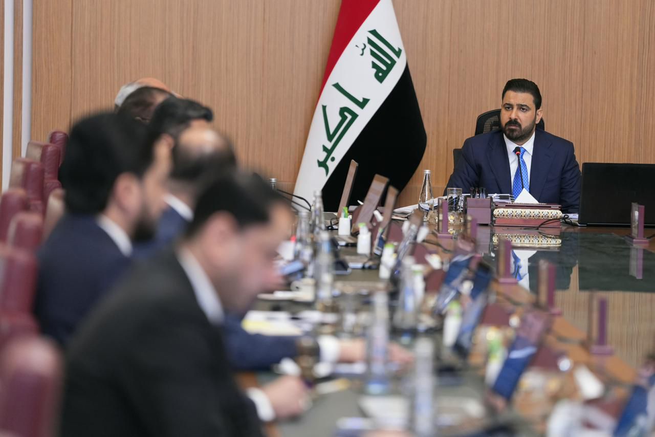 الحكومة تصدر حزمة قرارات خدمية ورقابية وتمدد عقد الخط الكهربائي مع تركيا لأربع اشهر