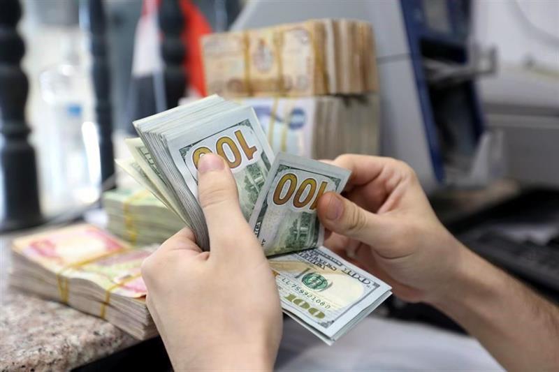 انخفاض ملحوظ بأسعار صرف الدولار في الأسواق المحلية