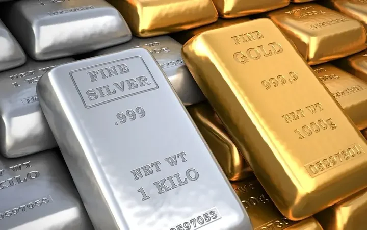 الذهب والفضة قد يستأنفان صعودهما التاريخي مع انحسار “ضباب الحرب”
