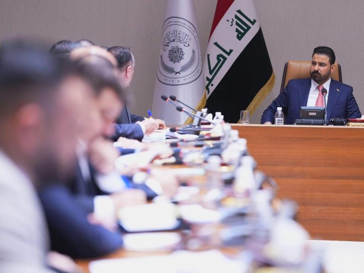الزيدي من وزارة المالية: رواتب الموظفين يجب أن تطلق في مواعيدها