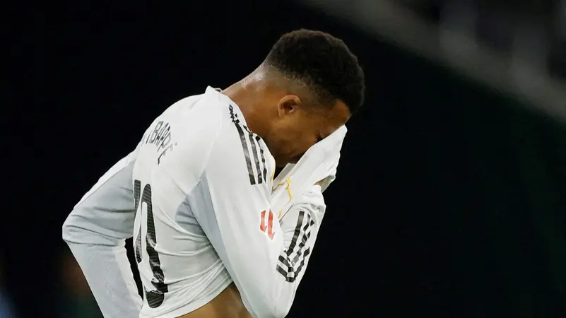 عاصفة في ريال مدريد.. آلاف المشجعين يوقعون لطرد مبابي فوراً