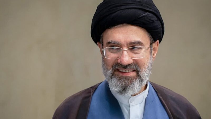 الخامنئي : أحد إنجازات الحرب الأخيرة هو ارتقاء بلادنا إلى مصاف الدول العظمى المؤثرة