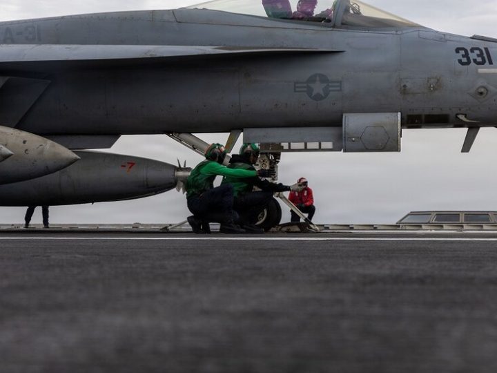 البحرية الأمريكية: مقاتلة F/A-18 تتحطم في ولاية واشنطن والتحقيق يستغرق شهوراً