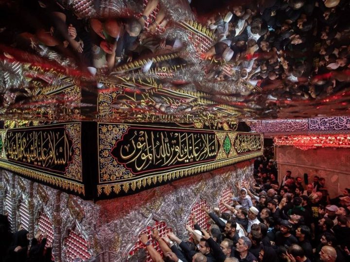 بالصور.. إحياء ليلة عاشوراء في حرمي الإمام الحسين وأخيه العباس