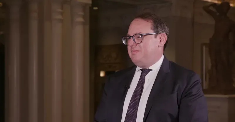 القائم بالأعمال الأميركي: إشراك فصائل تصنفها واشنطن “إرهابية” بالحكومة العراقية لا ينسجم مع شراكتنا مع بغداد