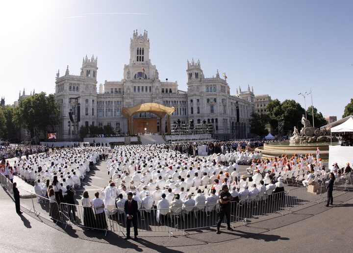 أكثر من 1.2 مليون شخص يتجمعون في وسط مدريد لحضور قداس يترأسه البابا لاوون الرابع عشر