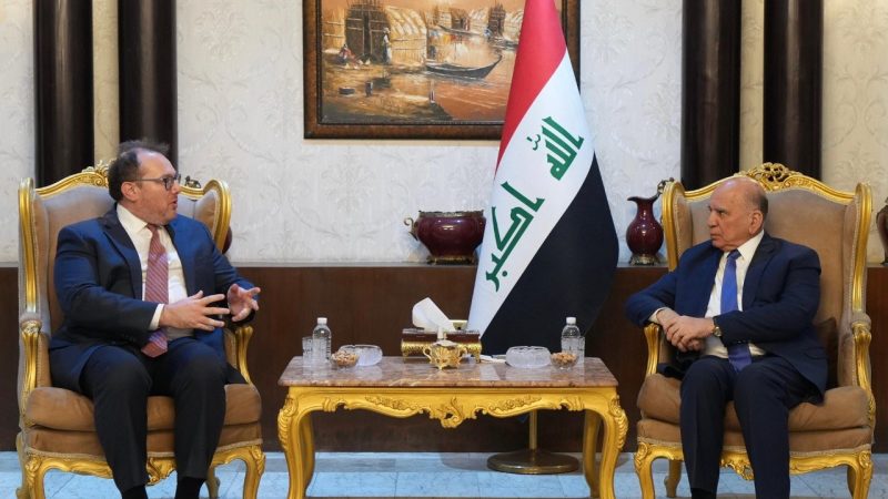 فؤاد حسين وهاريس يبحثان تعزيز التعاون العراقي الأمريكي ودعم الحكومة الجديدة