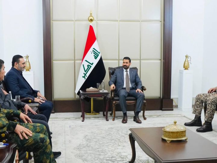 الزيدي يبحث مع الخزعلي وشبل الزيدي حصر السلاح بيد الدولة ويعلن تشكيل لجنة مشتركة لتنفيذ الإجراءات