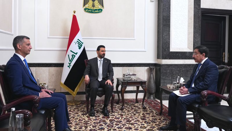 الزيدي يكلّف علي العلاق بمهام مستشار رئيس مجلس الوزراء للشؤون الاقتصادية