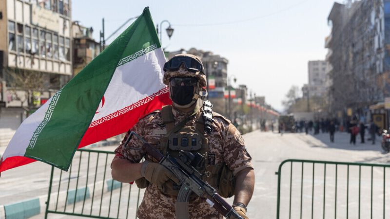 الجيش الإيراني يؤكد تعزيز قدراته الدفاعية خلال الاتفاق مع الولايات المتحدة