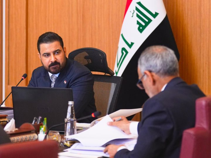 مجلس الوزراء يصدر حزمة قرارات.. والزيدي يوجه بإعادة تقييم المديرين العامين