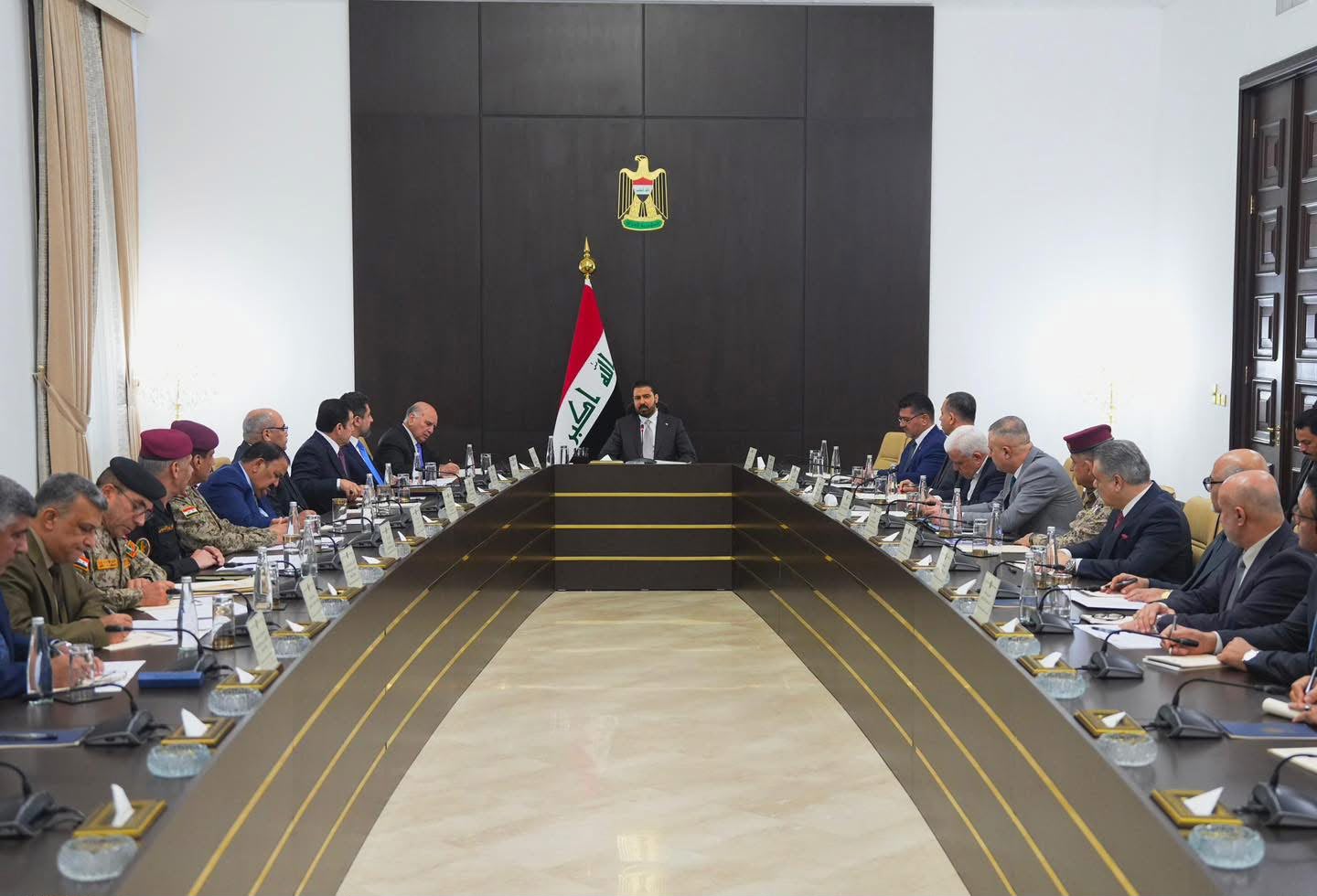 رئيس الوزراء يشدد على ضرورة أن لا يتجه التحرك الى صغار المفسدين ويترك المستويات الكبيرة