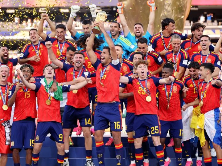 أسبانيا تتوّج بكأس العالم للمرة الثانية في تاريخها بعد فوزها على الأرجنتين