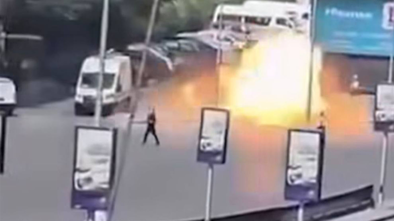 سوريا.. إصابة 18 شخصاً إثر انفجار عبوتين ناسفتين قرب وزارة السياحة بدمشق