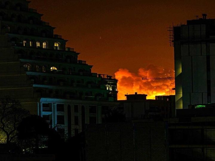 إيران تعلن تعرض مدن في غرب وجنوب البلاد لضربات أمريكية وتفعيل الدفاعات الجوية