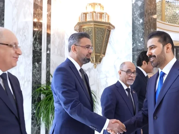 الزيدي قبل مغادرته إلى طهران: علاقاتنا مع إيران تقوم على احترام السيادة والمصالح المشتركة